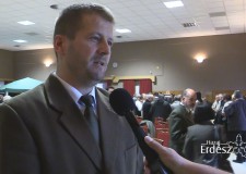 “Óriási közösségi munkát hoztak létre” – 2016.10.19 – Interjú Sulyok Ferenccel, az OEE Kecskeméti H. CS. elnökével a tompai Kopjafa felavatásán