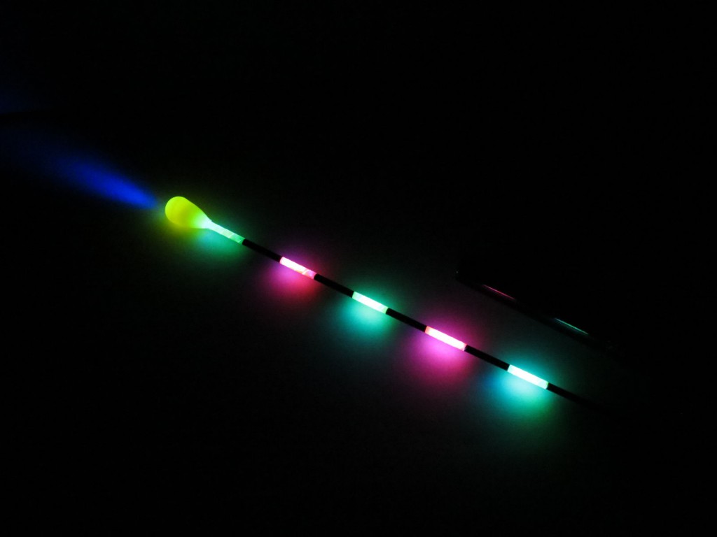 YAD lítium LED-es világító úszók – Az éjszakai úszózás megbízható eszközei