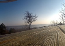 Szikrázó napsütésben a Velencei-tó fölött, a Bence-hegyen – 2015.02.19